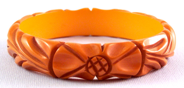 BB171 carved butterscotch bangle